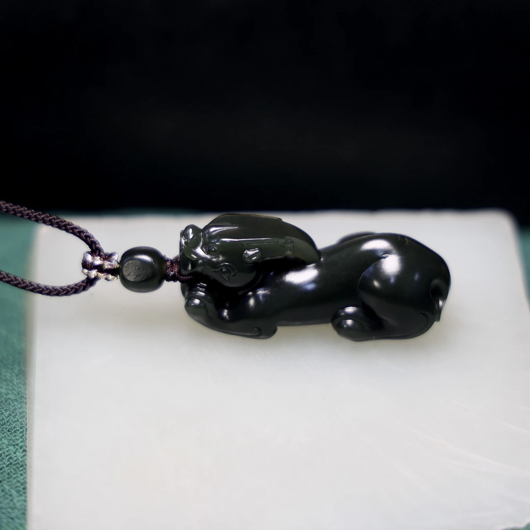 秋会长的和田玉新疆天然黑青籽长老级貔貅吊坠挂件珠宝