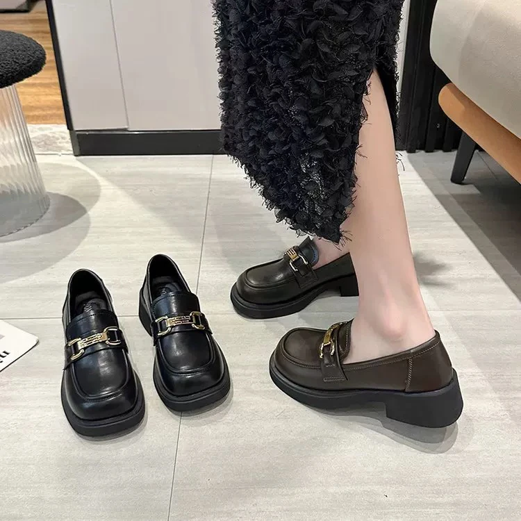 8825 复古厚底小皮鞋女2024新款一脚蹬单鞋黑色英伦风百搭乐福鞋