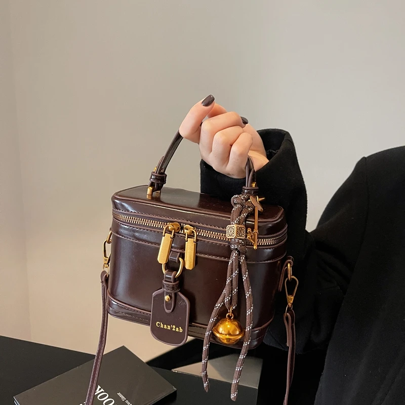 2024新款盒子包秋冬爆款高级感小众手提小方包网红气质化妆包斜跨