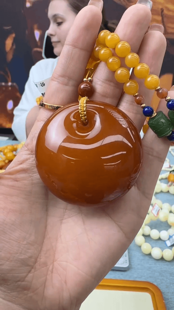 【闪购商品】琥珀颈饰未镶嵌875秒拍号