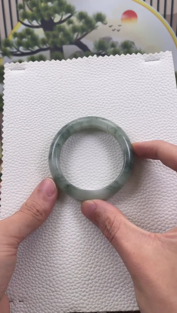 【闪购商品】石英质玉手镯未镶嵌51