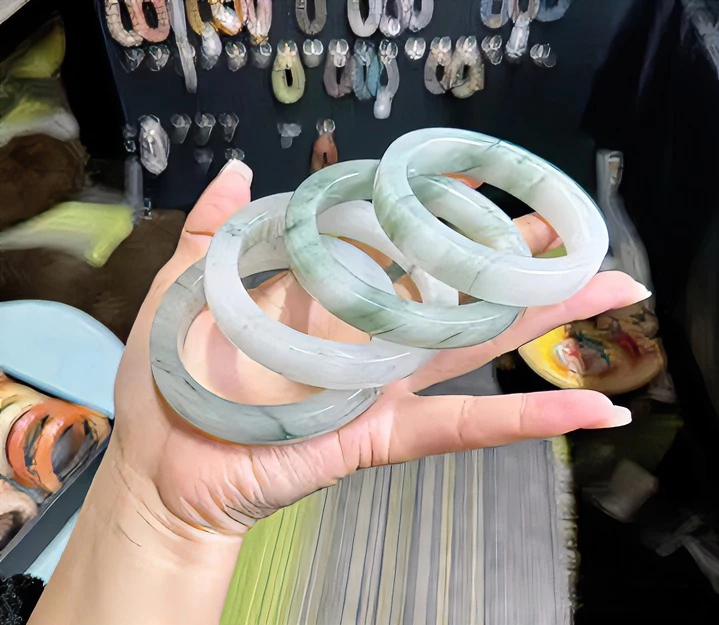 新疆天山翠山水飘花手镯天山翠方镯飘绿手镯（多样性发货只发一件）