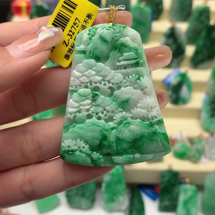 翡翠颈饰18K金镶嵌一***海挂件