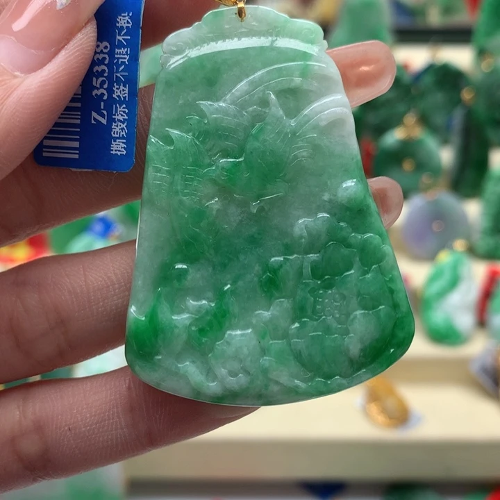 翡翠颈饰18K金镶嵌挂件