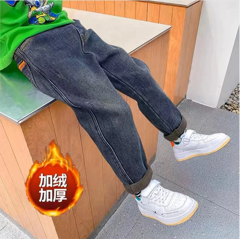 男童加绒裤子2024新款宽松中大童一体绒秋冬款儿童牛仔裤加厚长裤