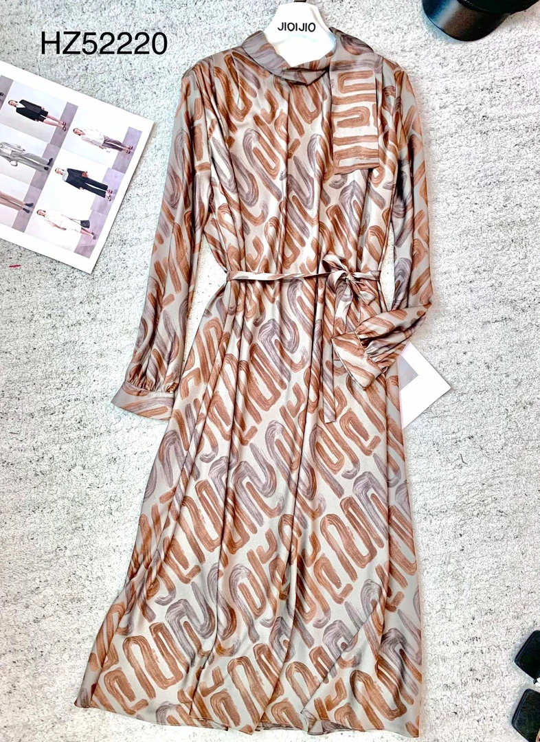 【黄心儿】领口绑绳迷宫印花连衣裙-hz52220