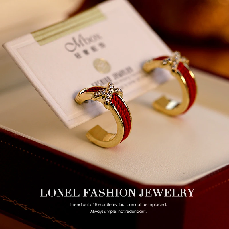 铜合金合成锆石耳饰 红意 红色情人节开春款百搭耳钉女耳饰设计感