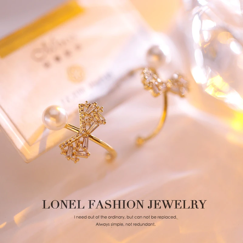 Lonel/洛奈 铜合金合成锆石耳饰 惊喜盒子 925银针 耳钉DHSC22418