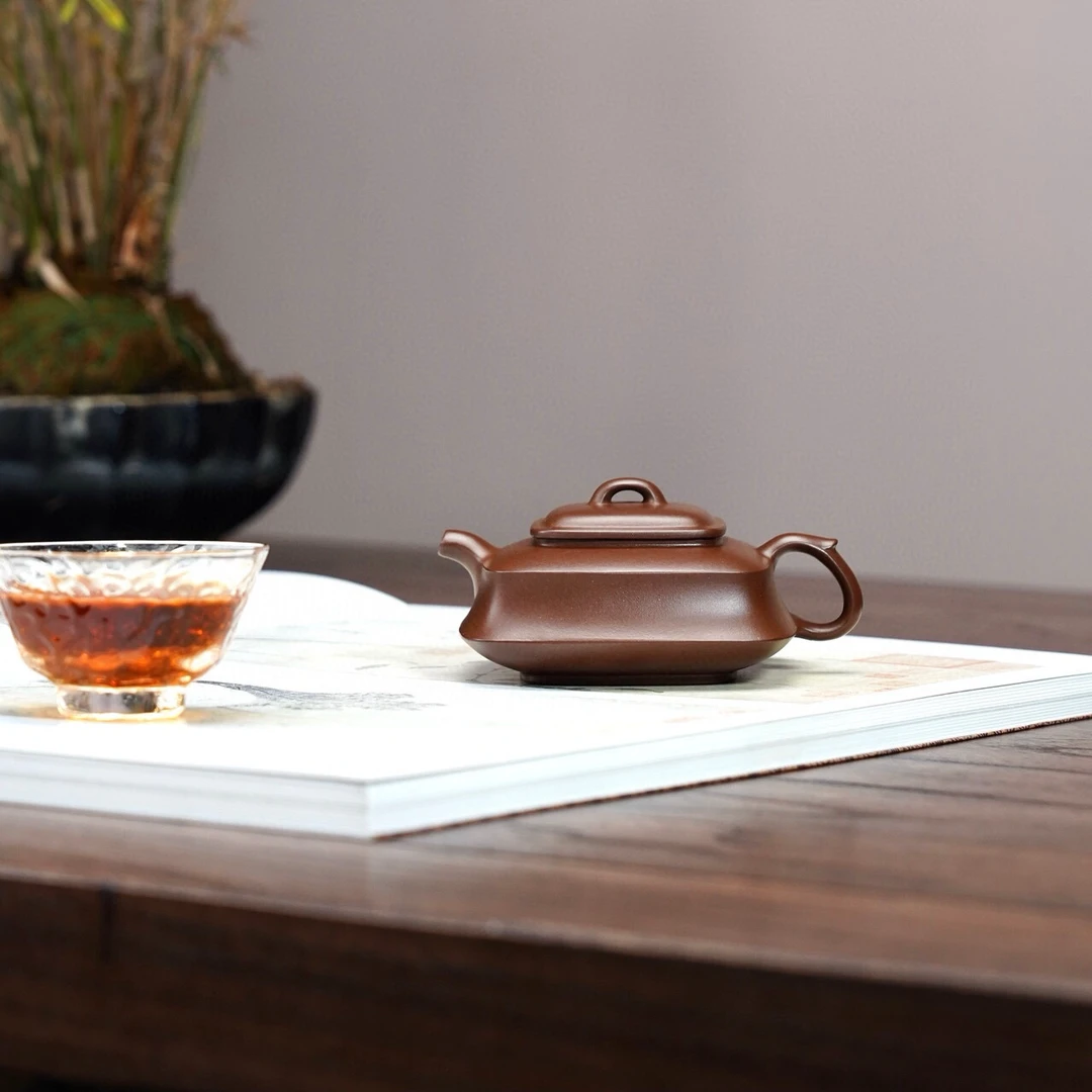 宜兴原矿紫砂壶老紫泥扁四方150cc