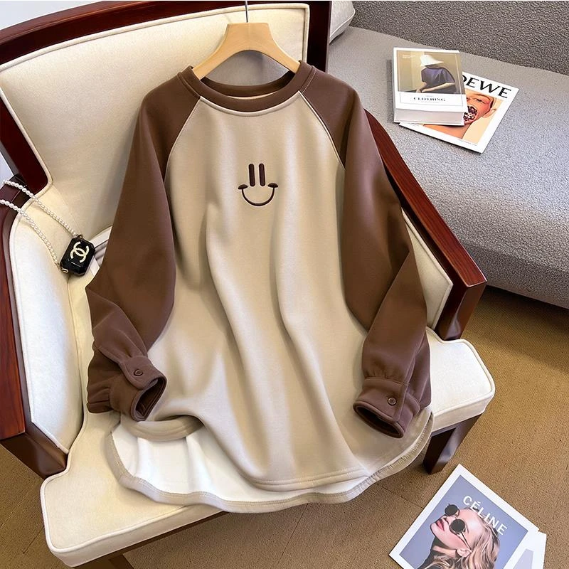 韩版宽松加绒加厚卫衣套头洋气长袖恤女减龄笑脸刺绣撞色打底衫