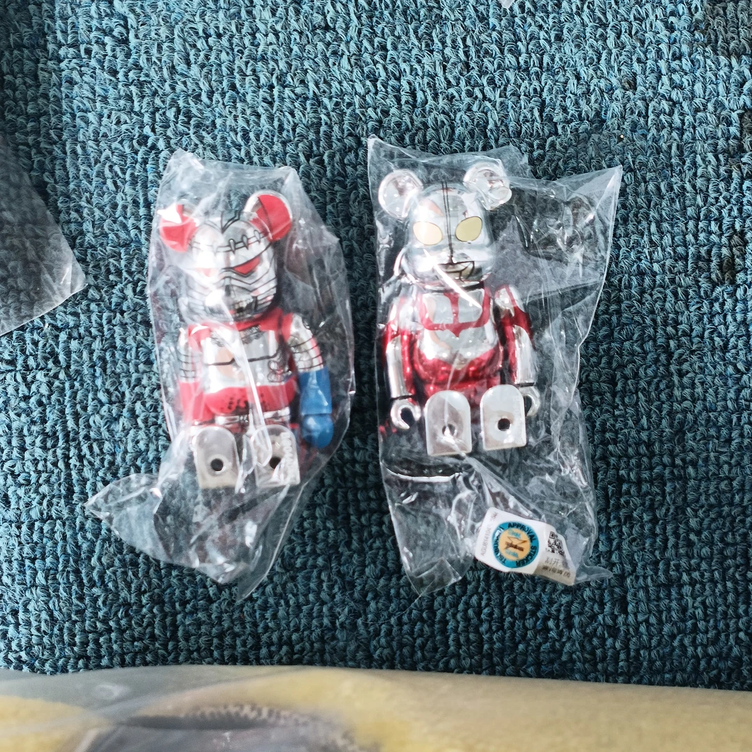 100%板卡哥斯拉奥特曼一对摆件