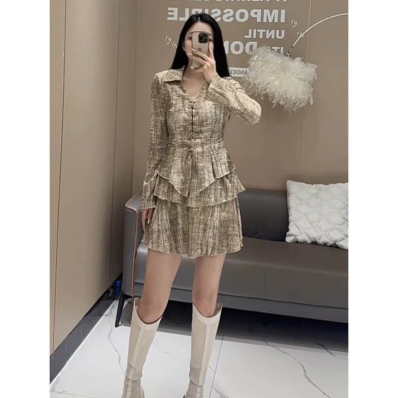 法式复古不规则V领收腰上衣＋百搭显瘦短裙