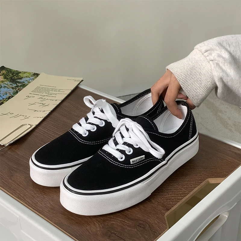 鞋子男情侣运动低帮潮鞋2023新款夏季黑色帆布鞋男纯色学生滑板鞋