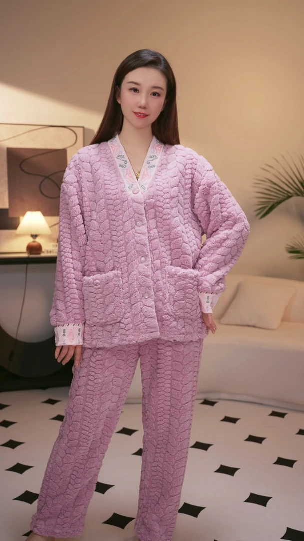 2024年秋冬季新品轻奢加绒定制女士睡衣家居服可外穿CMM