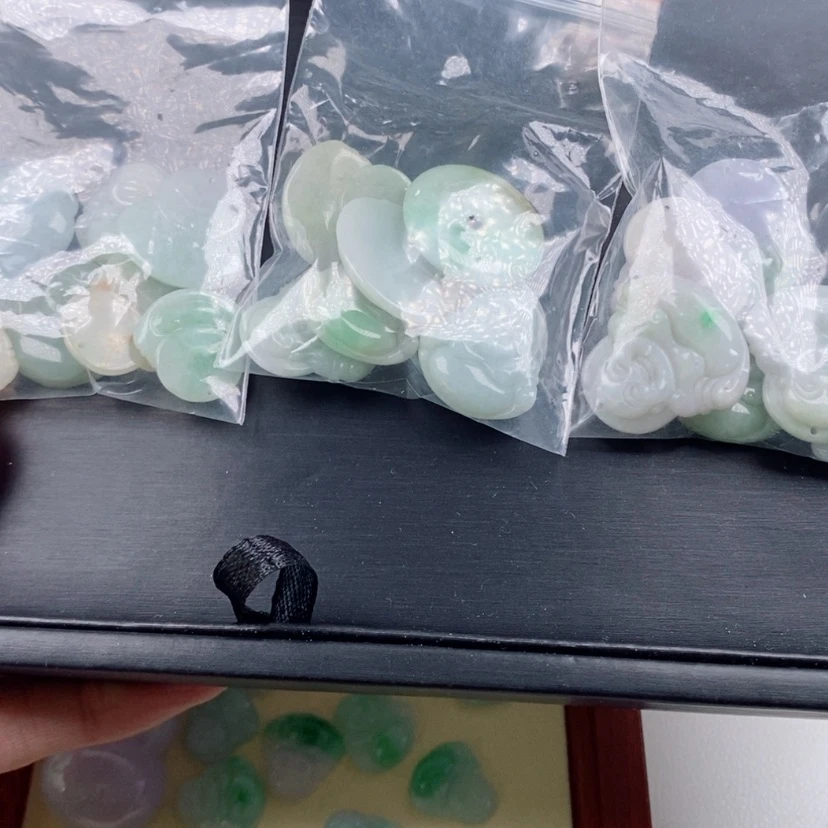 【闪购商品】翡翠颈饰未镶嵌