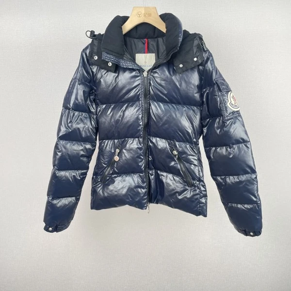 妃鱼/盟可睐/聚酯纤维/羽绒服/95新/市场价8600/怡0923