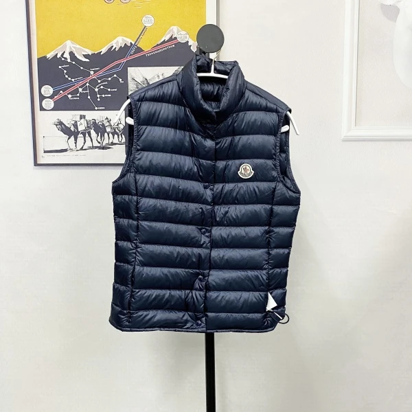 妃鱼/盟可睐/聚酰胺纤维/羽绒服/95新/市场价16700/N1027