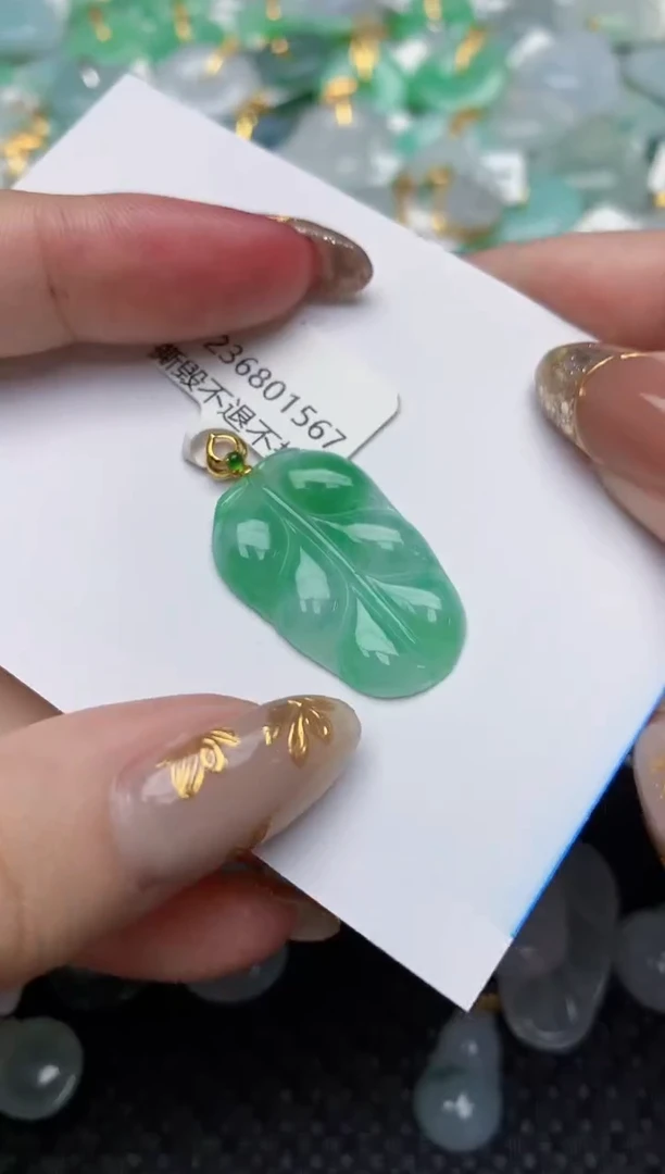 【闪购商品】翡翠颈饰18K金镶嵌58   天然翡翠A货