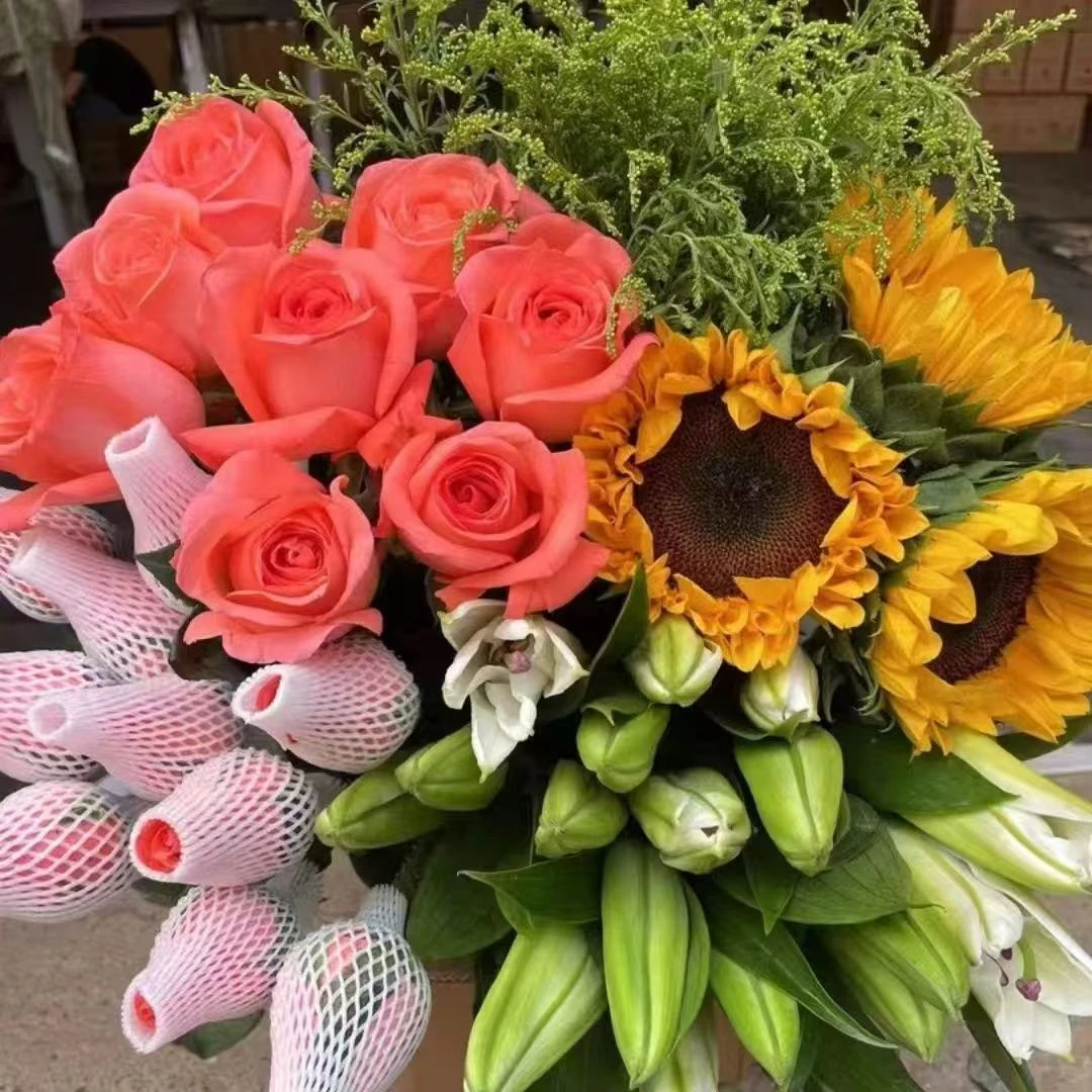 云南基地直发包邮玫瑰百合向日葵康乃馨混合鲜花混搭室内水养插花