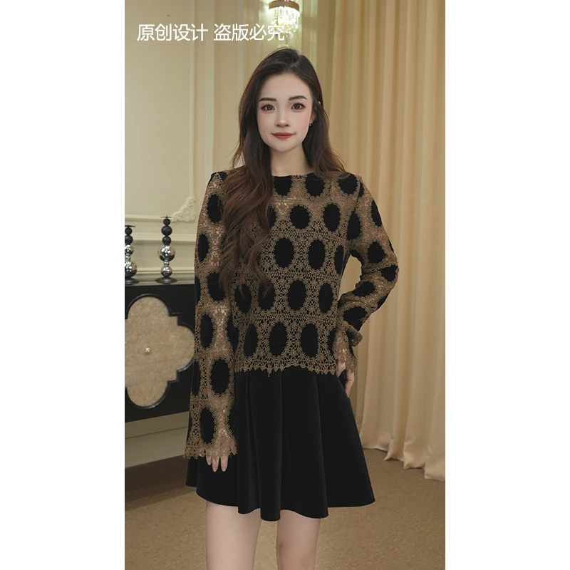 逸焰【宁宁】秋季新款杏色设计感上衣镂空圆点气质长袖女装-90363