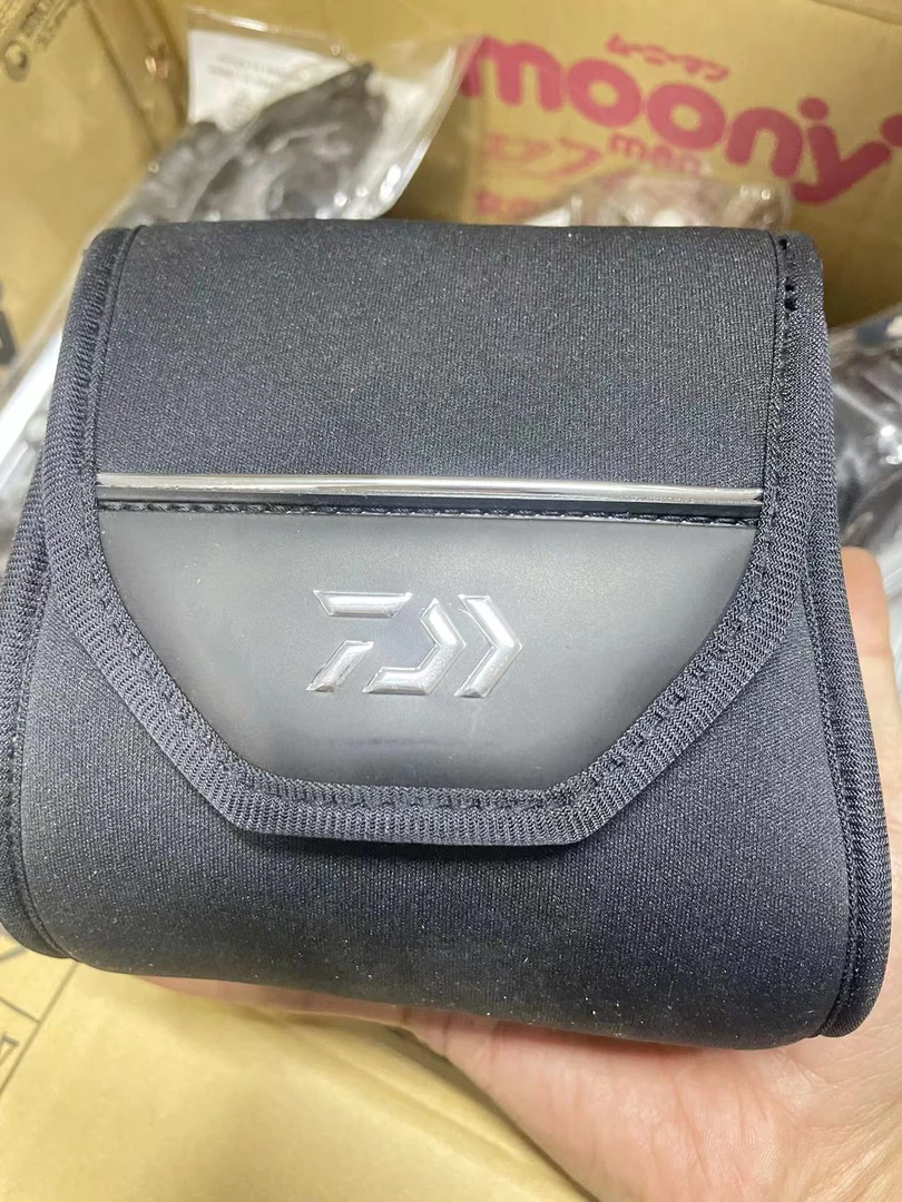 正品达瓦渔轮收纳袋手刹轮包纺车轮轮包鱼线轮袋轮包