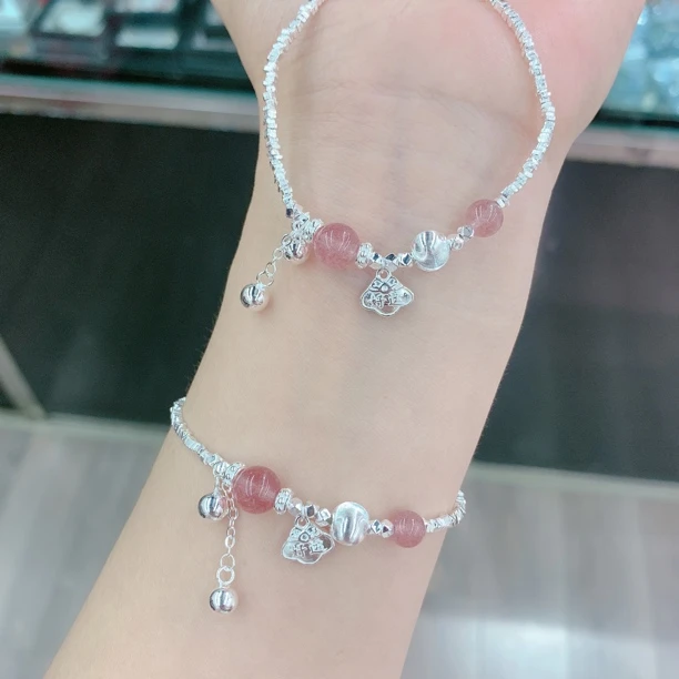 925银手链 碎银子草莓J手链