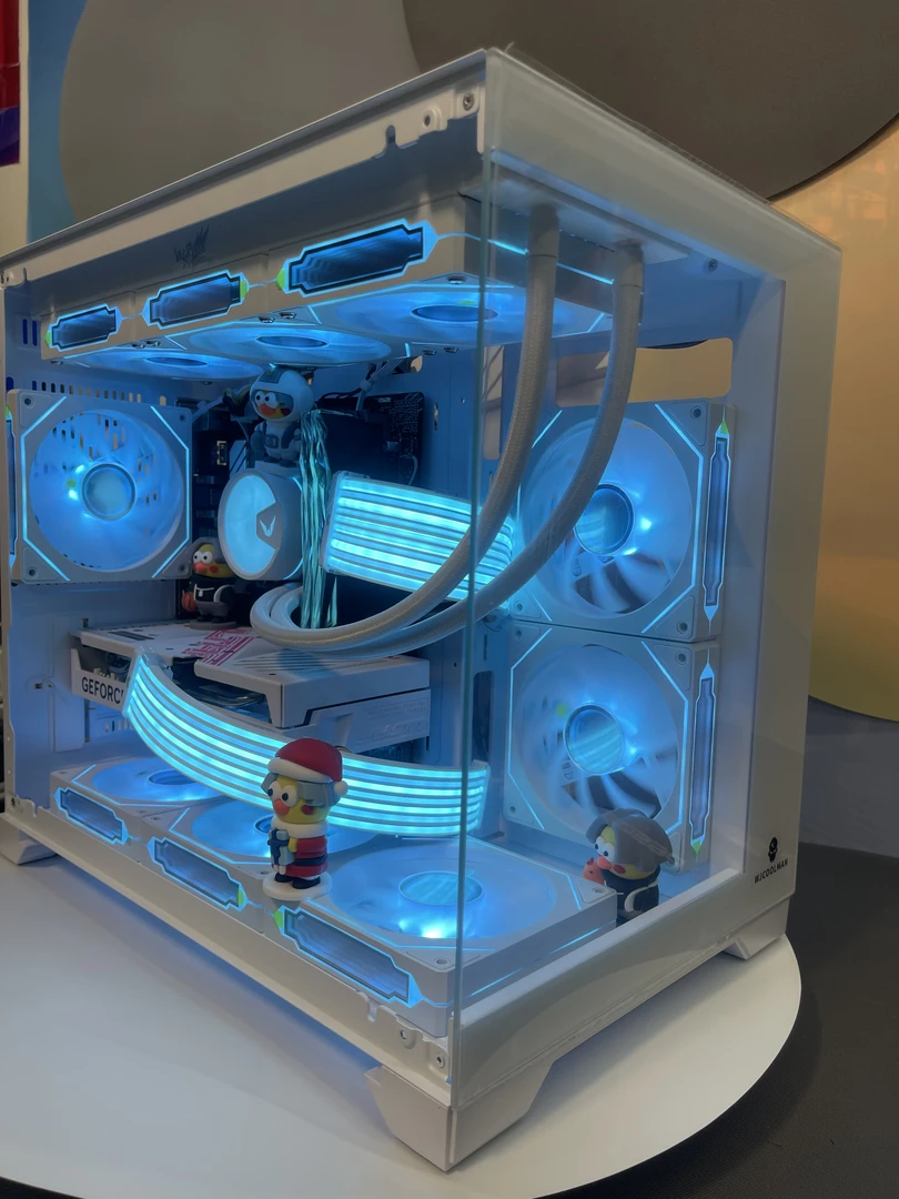 海景房电竞主机12600K高颜值纯白游戏吃鸡分体迷你海景房台式透明