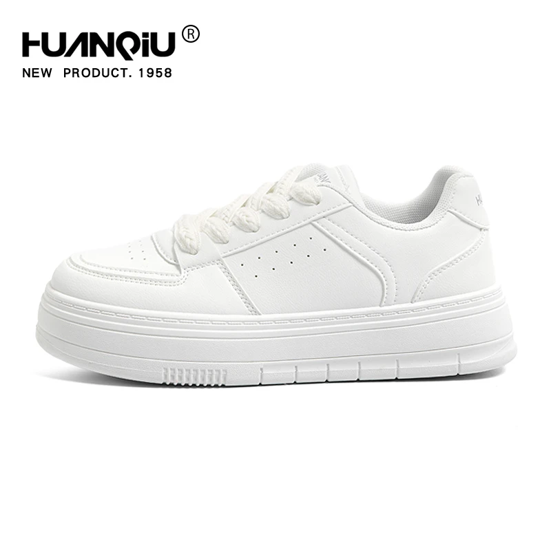 环球百搭小白鞋女款2024秋季爆款厚底鞋子女白色透气休闲运动板鞋