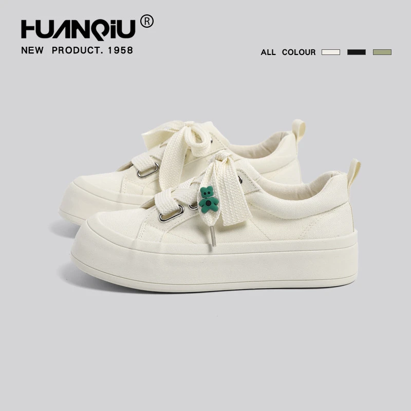 环球小熊帆布鞋女2024新款原创设计秋季运动休闲学生秋季厚底板鞋