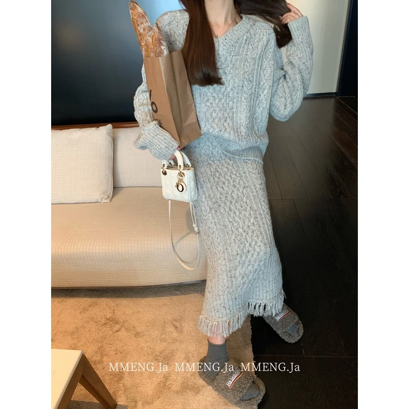 MMENGJA」秋日懒人时间 重工针织复古花灰色毛衣麻花软糯半身长裙