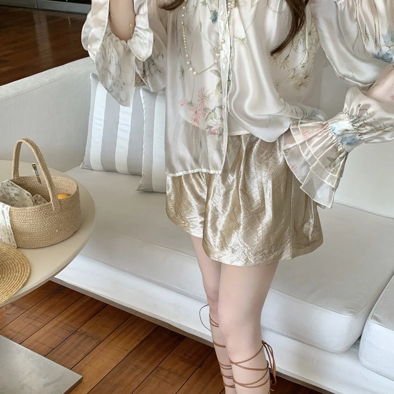 【MMENGJA】纸醉金迷 高级感褶皱设计a字短裤韩版显瘦休闲裤女夏