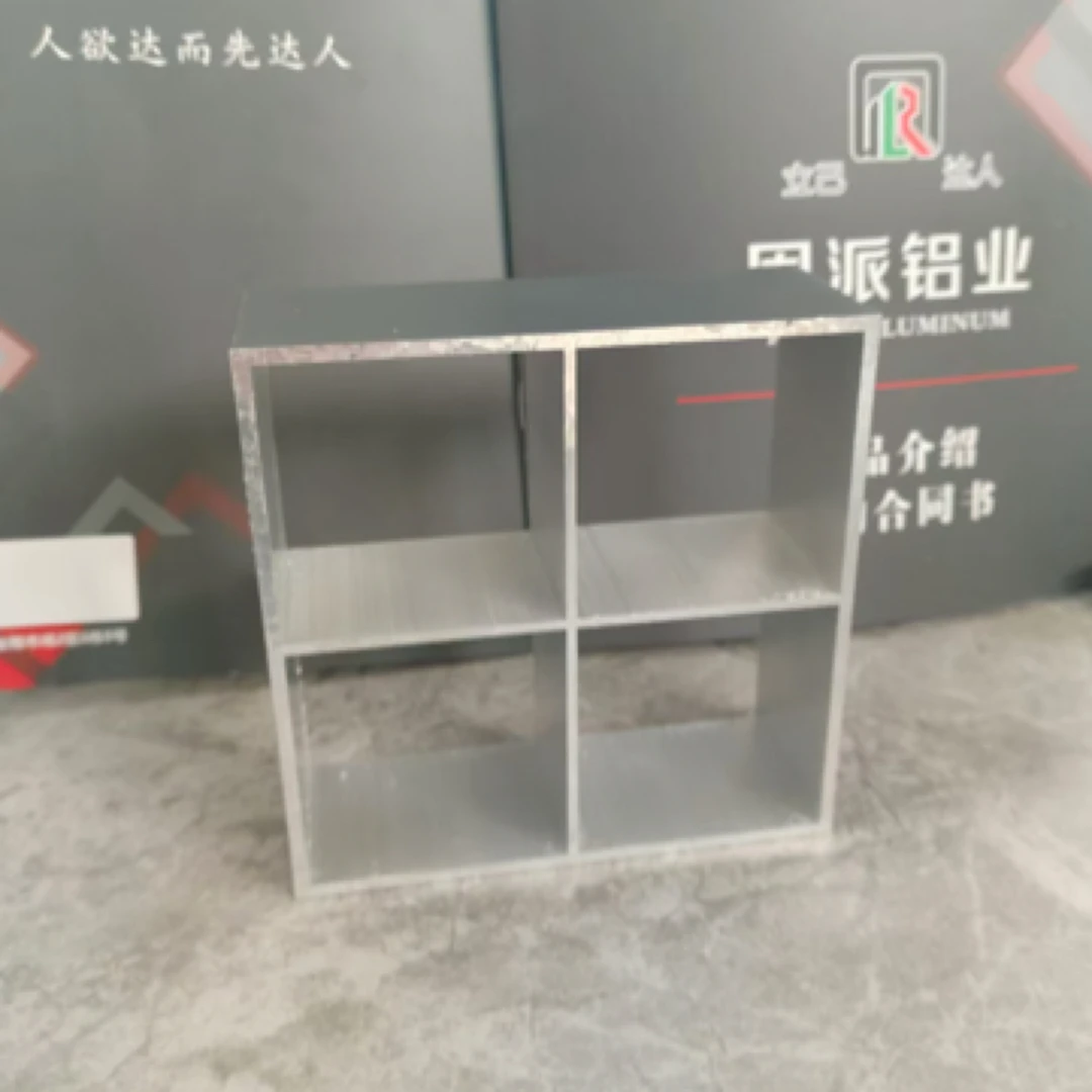 各种户外阳光房。雨棚。铸铝门，防盗门，凉亭铝材