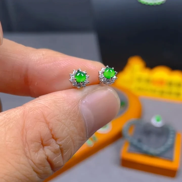 【39耳钉】满绿蛋面翡翠耳钉