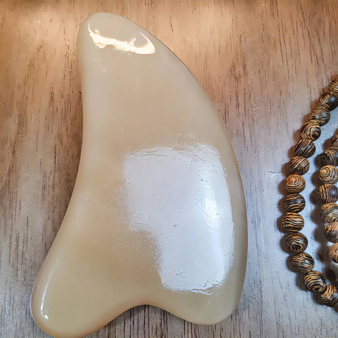 羊角刮板爱心板提拉脸部海豚板刮板经络刮板通经按摩板颈椎肩颈