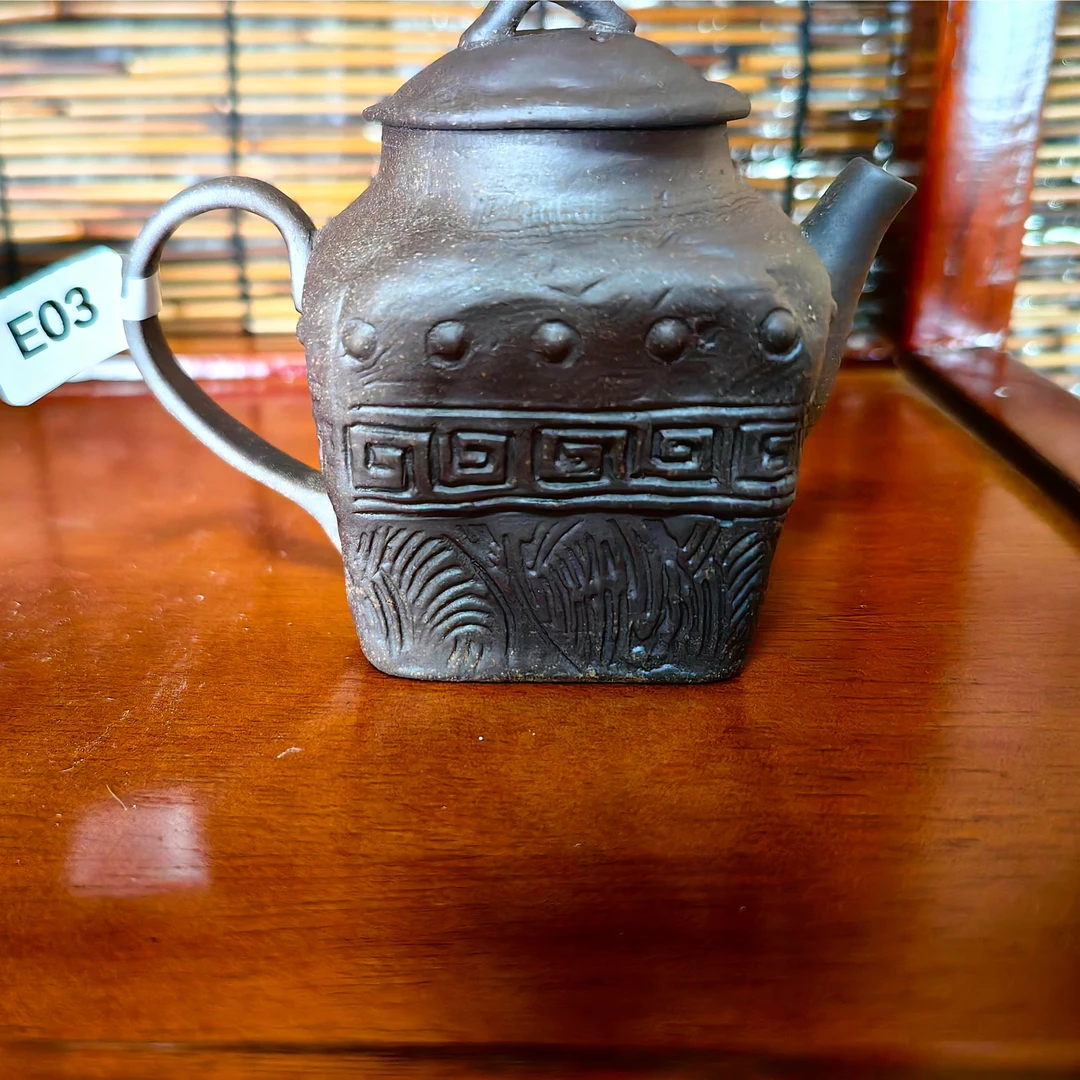 东方古韵柴烧老岩泥E03 紫泥四方壶