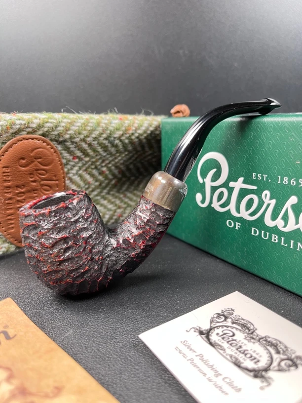 爱尔兰彼得森2023年度斗雕刻银圈军插石楠木烟具