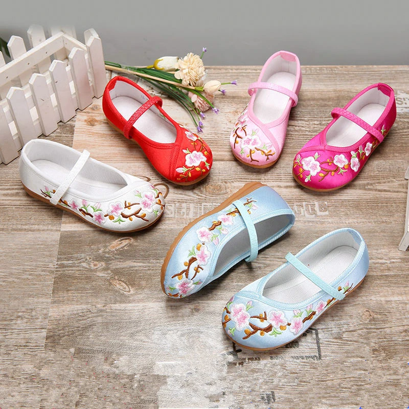 儿童女童绣花鞋民族风复古老北京布鞋公主中国风宝宝舞蹈演出鞋子