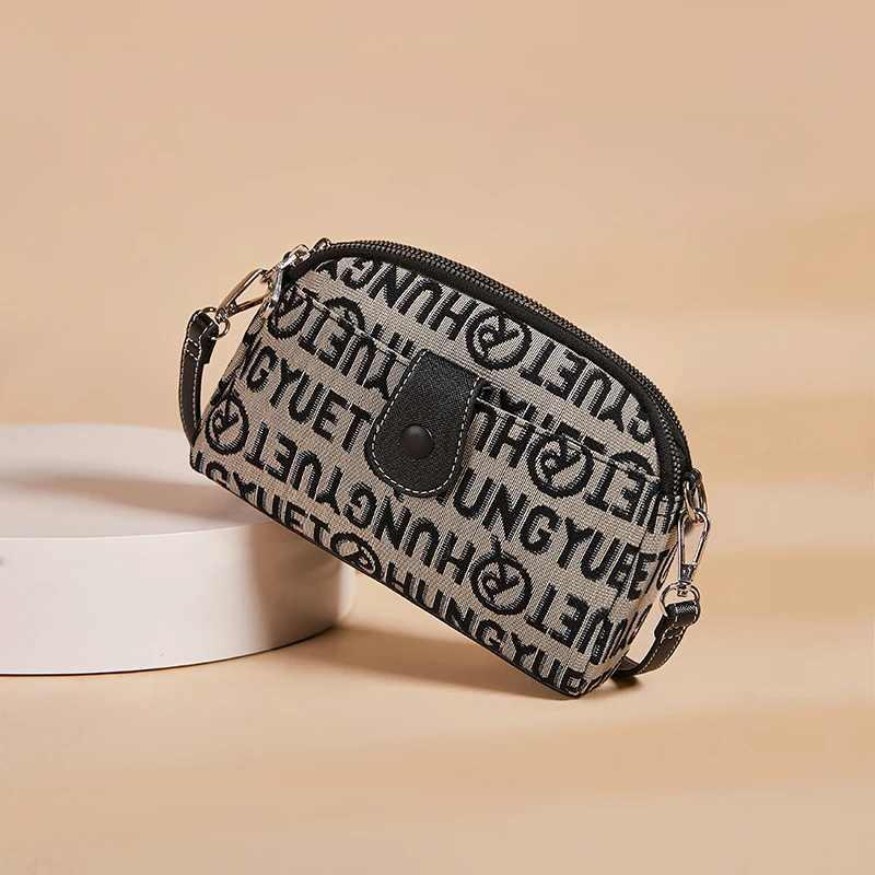 2025新款时尚潮流单肩斜挎包刺绣包女包女士包经典斜挎小包休闲包