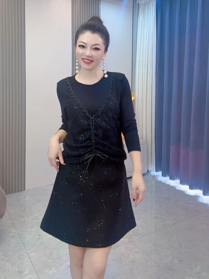 时尚蕾丝吊带设计假两件T恤女减龄显瘦洋气纯色