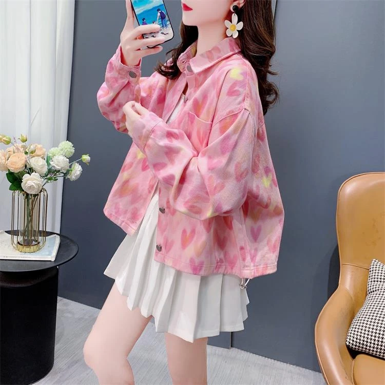 超好看短款小个子牛仔外套女秋季2024新款扎染爱心设计感开衫上衣