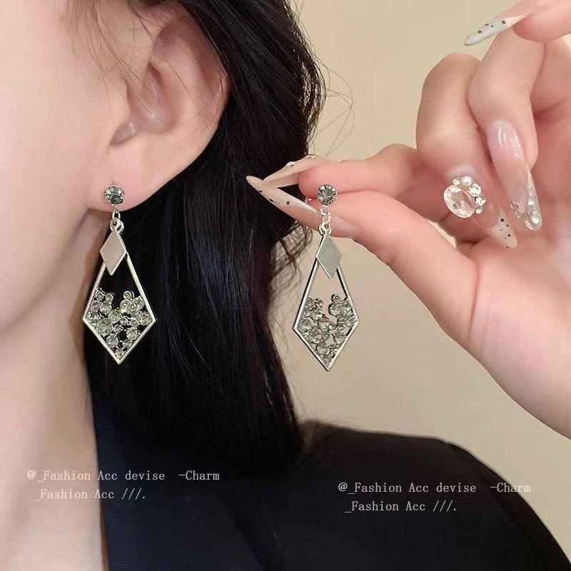 合金耳饰 菱形A0011轻奢时尚百搭气质耳钉金属ins风简约大气个性