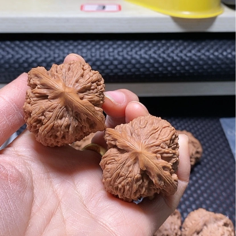 【闪购商品】文玩核桃吊坠咖*