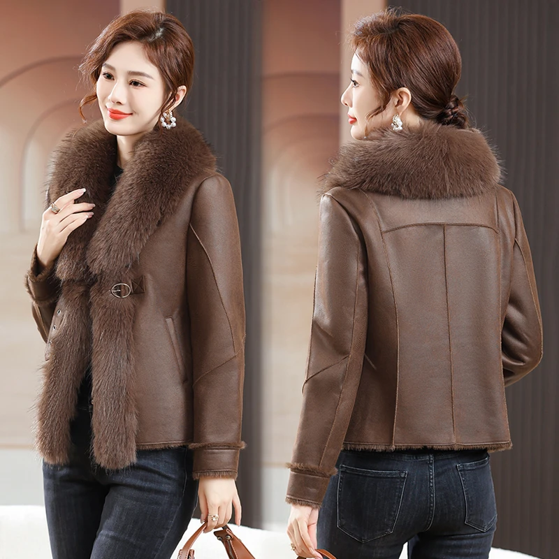 小个子妈妈秋冬装女皮衣外套短款时尚中年女加厚加绒皮毛一体上衣