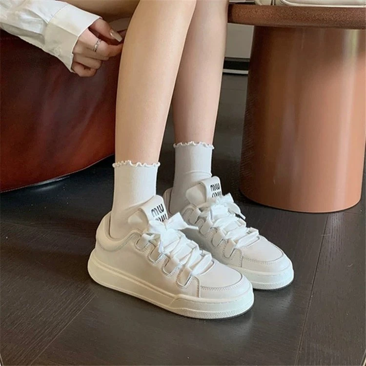 秋季新款百搭小白面包鞋女2023秋新款圆头系带厚底休闲运动板鞋