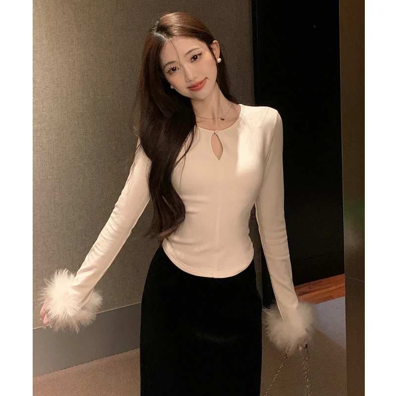 秋冬新款磨毛打底衫女设计感袖口毛毛气质v领辣妹修身长袖t恤上衣