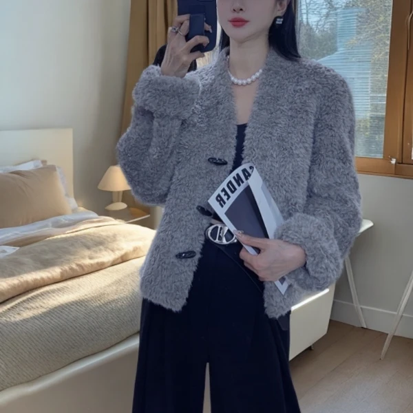 气质时尚休闲百搭女士冬季保暖加厚宽松毛毛外套（8862）