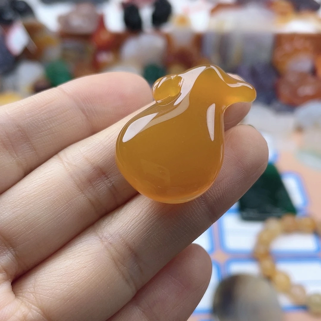 玛瑙/玉髓颈饰合金?***言