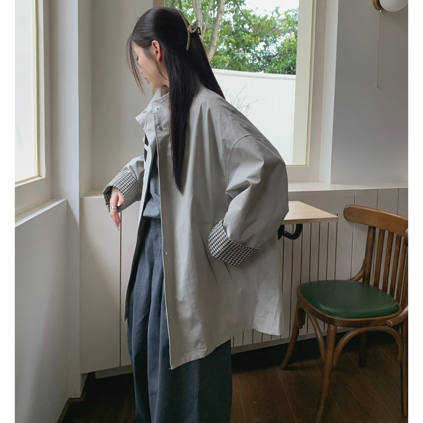 韩版宽松撞色格子翻边袖设计感中长款风衣秋装女慵懒风长袖外套