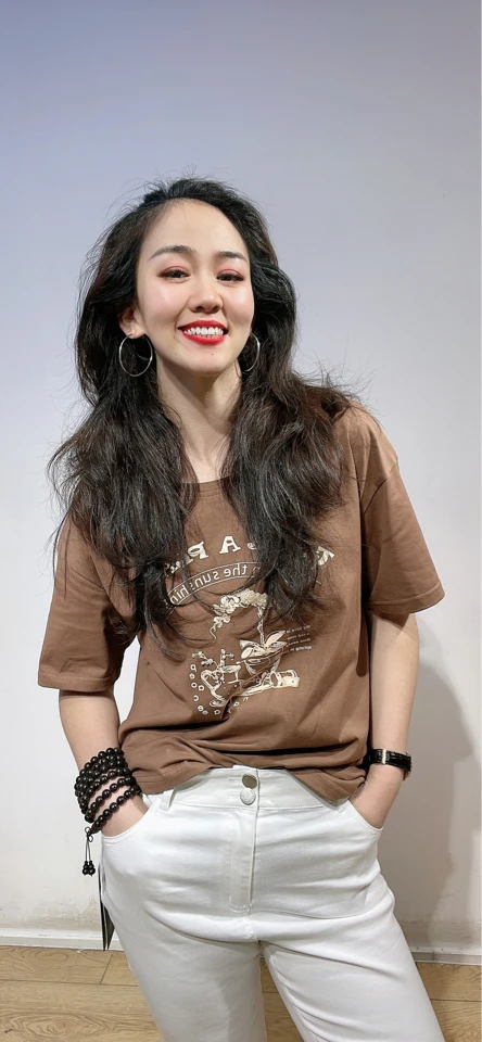 宽松焦糖色短袖