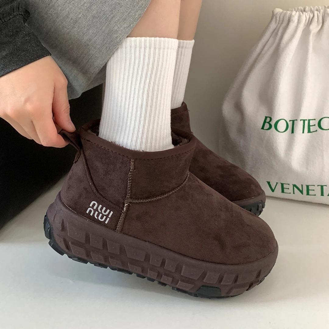 加绒加厚榴莲轮胎底雪地靴女2025新款冬季厚底防滑东北面包棉鞋子